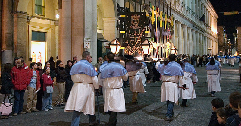 Processioe del Cristo Morto allAquila