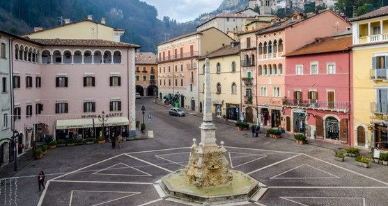 Tagliacozzo  Piazza Obelisco