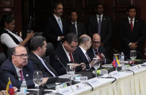 Representantes de la MUD reunidos en República Dominicana