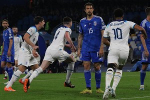 Inglaterra celebró en Nápoles