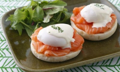 desayuno tardío: Huevos benedictinos con salmón fresco