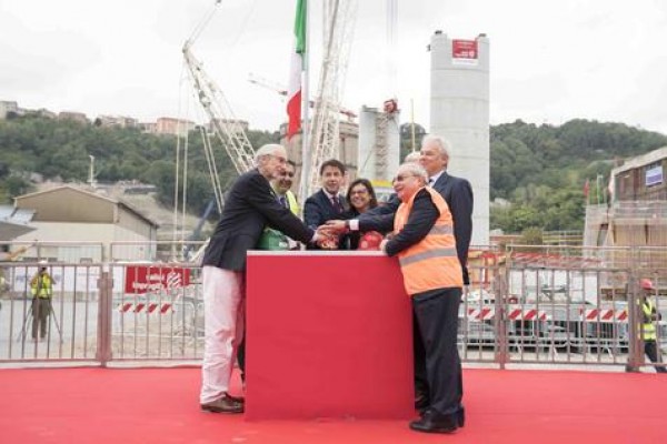 Nuevo puente de Génova, memoria y luto &quot;Es un símbolo de renacimiento&quot;, dijo el premier Giuseppe Conte