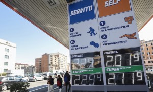 Sciopero dei benzinai, il governo tenta la mediazione
