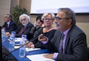 Ricardo Merlo, en primer plano, en la presentación en la Farnesina