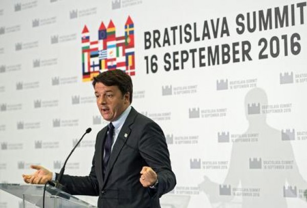 Matteo Renzi a Bratislava per Vertice informale UE, conferenza stampa