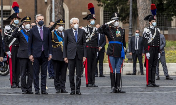 Il 2 Giugno della rinascita. Mattarella: &quot;Crescita della democrazia mai interrotta&quot; 