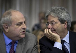 El viceministro de Exteriores Mario Giro y Paolo Gentiloni ministro de Exteriores