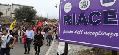 Reggio Calabria – Il Centro Sociale “Angelina Cartella” fa il punto sul caso Riace