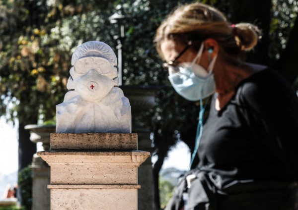 Coronavirus in Italia, 37.809 nuovi casi e altri 446 morti