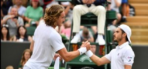 Wimbledon, il piccolo Fabbiano compie l&#039;impresa ed elimina il gigante Tsitsipas