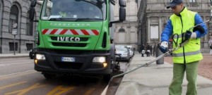 Taranto - Perchè continuare a spostare auto per la pulizia...il nostro medioevo non si smuove