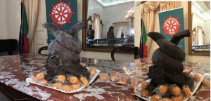 Taranto - Consegnata una scultura in cioccolato al Comune dopo il festival