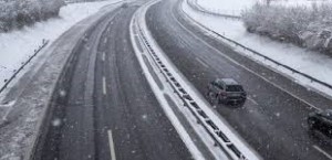 Svizzera, italiano troppo lento in autostrada, la polizia lo ferma e lo stanga.