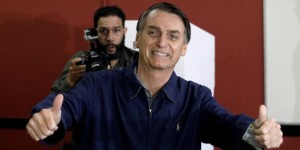 Jair Bolsonaro ha trionfato nel primo turno delle elezioni presidenziali in Brasile, sfiorando il 50% dei voti e staccando Fernando Haddad per più di 20 punti