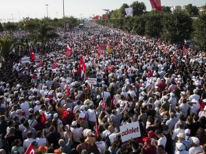 &#039;Marcia della Giustizia&#039; in Turchia, un milione in piazza a Maltepe