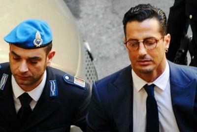 «Vergogna, voglio giustizia», l&#039;urlo di Fabrizio Corona al processo