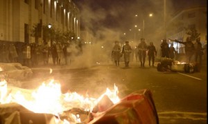  Violenti scontri tra manifestanti e polizia dopo la destituzone di Pedro Castillo