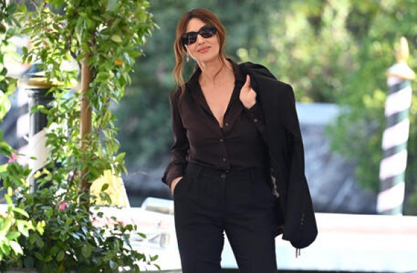 Monica Bellucci, mamma felice, bello vedere le figlie crescere