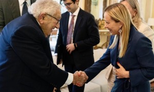 Giorgia Meloni e Henry Kissinger
