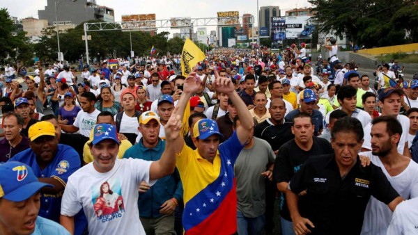 Capriles durante la Toma de Venezuela marcia pacifica avvenuta ieri 26 ottobre 2016 a Caracas e in tutte le città del Venezuela