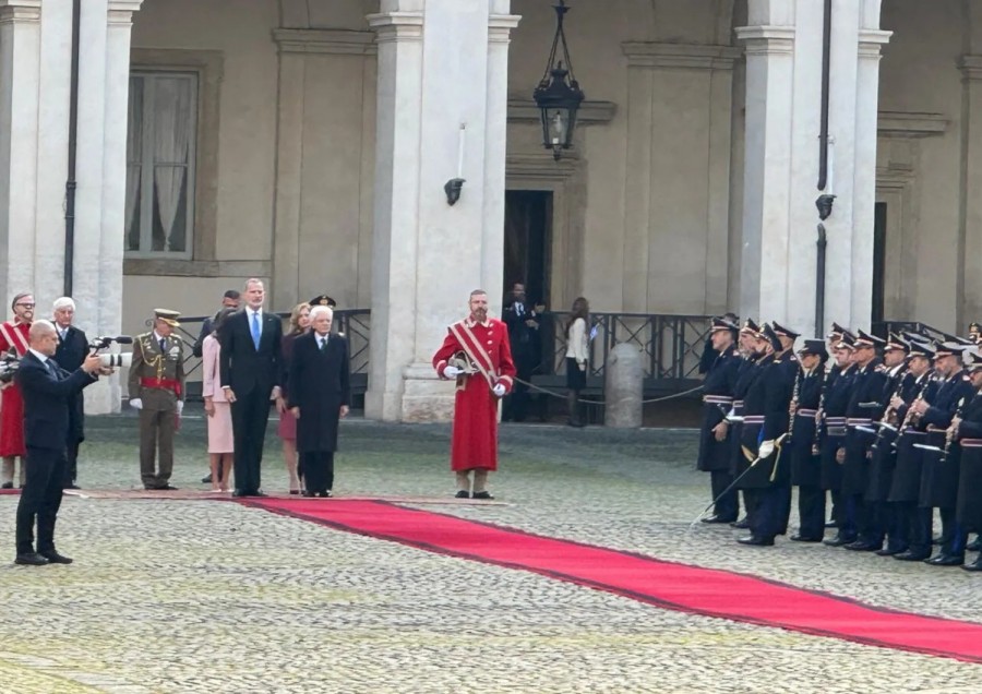 I reali di Spagna, Felipe VI e la moglie Letizia,al loro arrivo al Quirinale accolti da Sergio Mattarella 