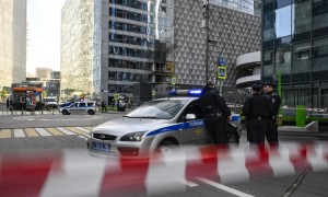 Un edificio danneggiato da un attacco di droni il 30 luglio