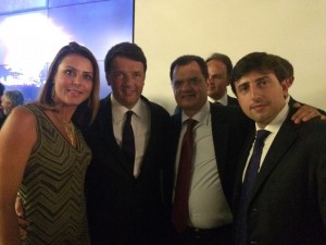 Renata Bueno, il Primo Ministro Matteo Renzi, dep. Fabio Porta, editore della Rivista Comunità Italiana, Pietro Petraglia. All’innagurazione della Casa Italia - Rio De Janeiro.