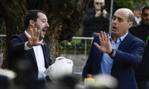 Lo scontro tra il Pd e la Lega si sposta in Europa