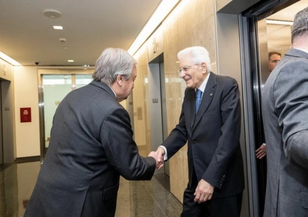 Sergio Mattarella, incontrando il Segretario generale dell&#039;Onu, Antonio Guterres, al Palazzo di vetro. 