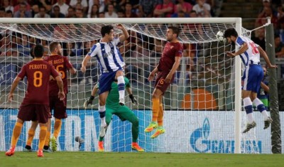 Champions Roma-Porto 0-1 con la Roma in dieci cartellino rosso per De Rossi