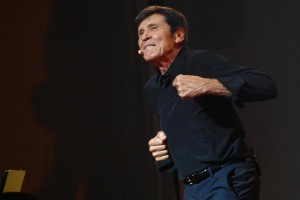 Gianni Morandi ricoverato per ustioni: le condizioni, come sta