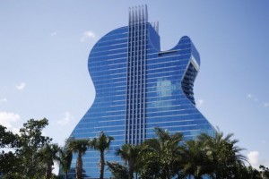El hotel en forma de guitarra visto en el Seminole Hard Rock Hotel and Casino el jueves 24 de octubre de 2019 en Hollywood, Florida