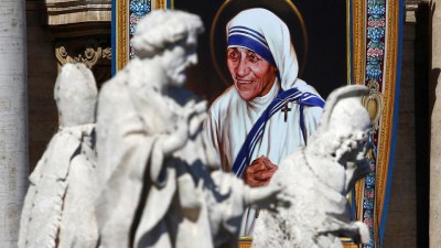 Pope Francis declares Mother Teresa a saint