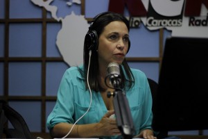 María Corina Machado coordinadora nacional de Vente Venezuela y conductora del programa Contigo, transmitido por Radio Caracas Radio (RCR)
