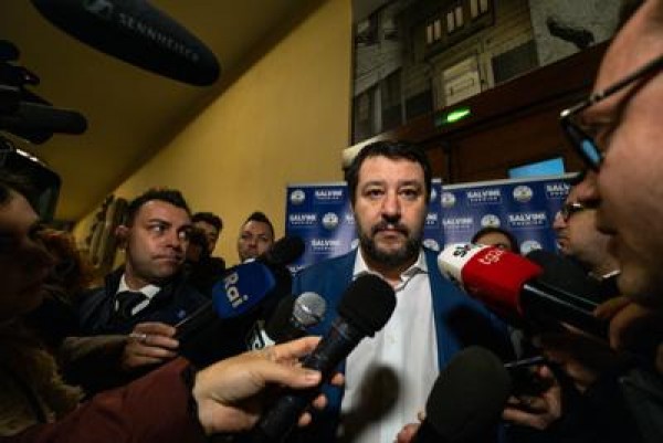 Governo, Salvini: &quot;Serve comitato salvezza nazionale&quot;