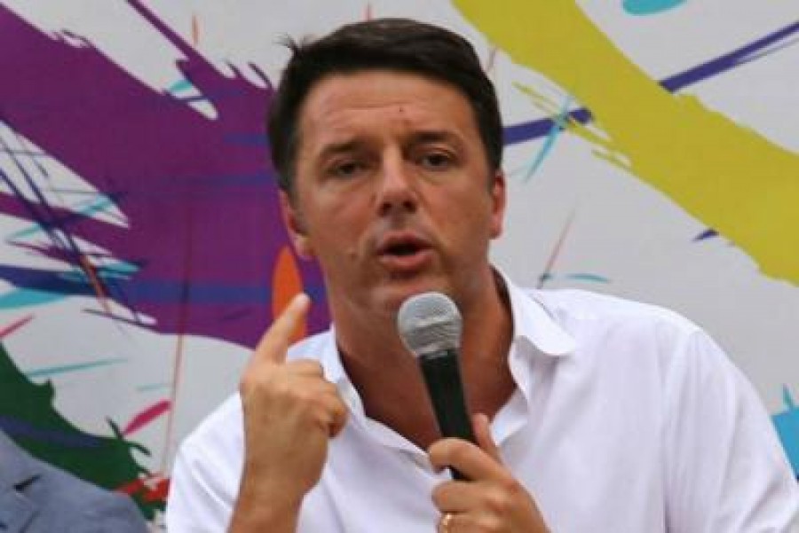 Referendum, Renzi: &quot;Se passa, ai poveri i 500 mln risparmiati su costi politica&quot;