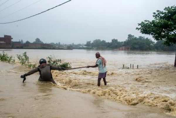 Alluvione in Nepal, Farnesina: &quot;Già al sicuro 14 italiani&quot;