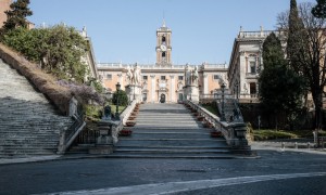 &quot;Gli accoltellatori di Marino nelle liste per Gualtieri&quot;, Raggi allontana l&#039;asse Pd-M5S