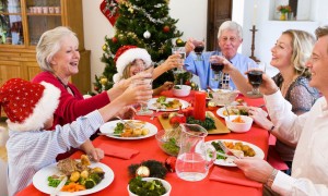 Bisogna rassegnarsi a un Natale senza i nonni a tavola, dice Pregliasco