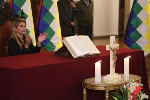 Jeanine Anez presidente ad interim della Bolivia