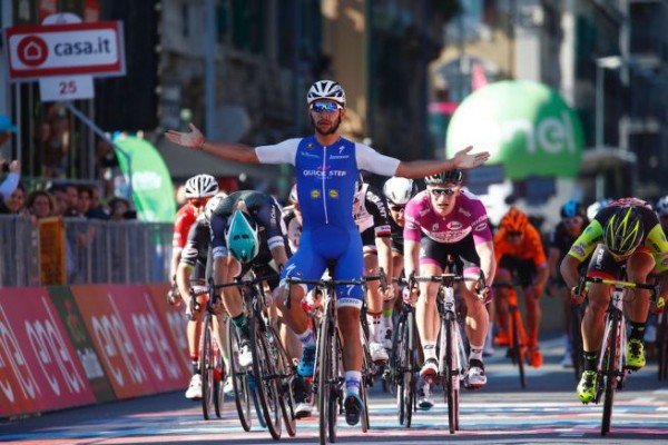 Fernando Gaviria vince la tappa 5 a Messina del Giro d&#039;Italia 2017