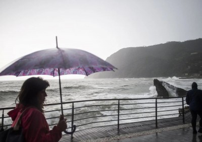Monterosso, Liguria, raffiche di vento fino a 100 km / h sulla costa e 150 km / h in montagna, e un totale di precipitazioni in pochi giorni equivalenti alle piogge di diversi mesi.  