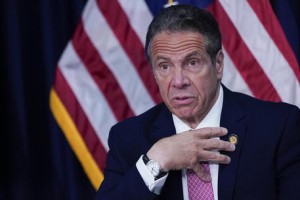 Cuomo chiede scusa, &#039;mai superato il limite&#039; e annuncia dimissioni in diretta tv