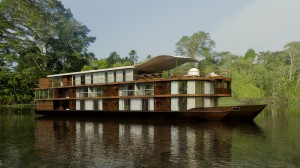 Al menos 13 heridos en dos explosiones en un crucero en el Amazonas peruano, hay desaparecidos