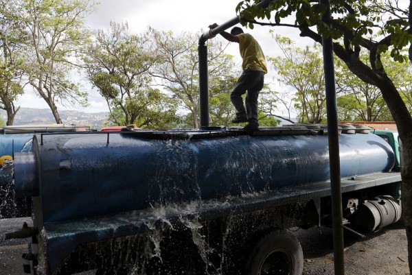 Caracas ¿Aló, Hidrocapital? Más de un mes sin agua en Altos de Monterrey