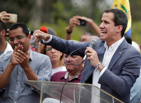 Guaidó pide a Vecchio representante en EEUU coordinar cooperación con Comando Sur
