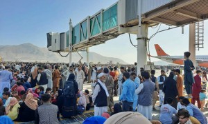 È atterrato l&#039;aereo che ha riportato a casa gli italiani da Kabul
