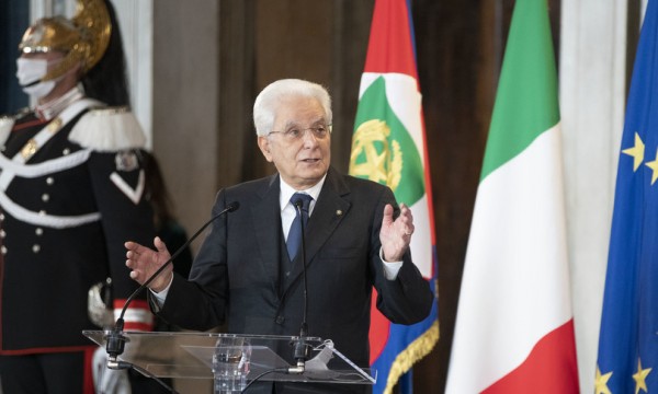 L&#039;appello di Mattarella: &quot;Il virus ci divide, collaboriamo senza polemiche&quot;