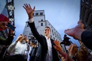 Di Maio: &quot;Una maggioranza in Parlamento c&#039;è, fateci partire&quot;. Torna il governo M5S-Lega?