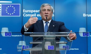 Antonio Tajani: La entrada de Guaidó al parlamento es una clara derrota a Maduro